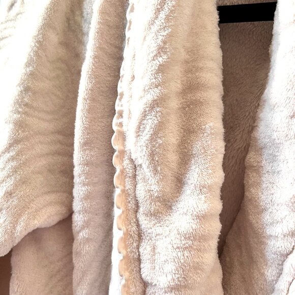 Oscar de la Renta Ivory Cream Plush Robe Womens S Pockets Embossed Pink Label - Picture 4 of 12